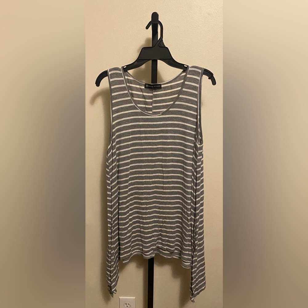 FTF - Junior’s Size 1 - Gray Striped Sleeveless Top - DONATED